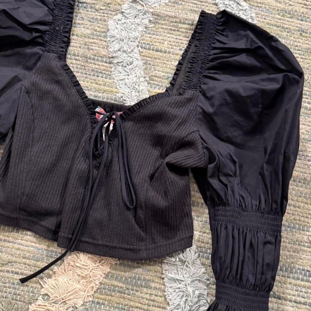 Urban outfitters black puff sleeve crop top size medium - Picture 4 of 5